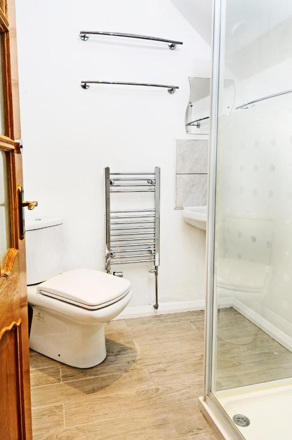 Whitby Spacious Rugby Field Cottage With Off-Street Parking And Ev Fast Point For Electric Cars Exterior photo